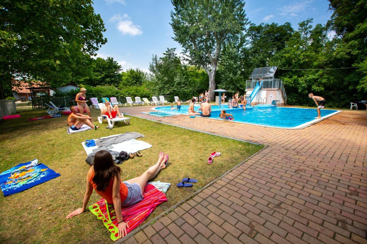 Pelso Camping Alsóörs Exteriör bild